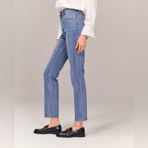 Abercrombie Ultra High Rise Ankle Straight Jean in Medium